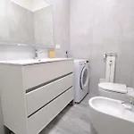 Bilocale In Grattacielo By Portofinovacanze Apartment